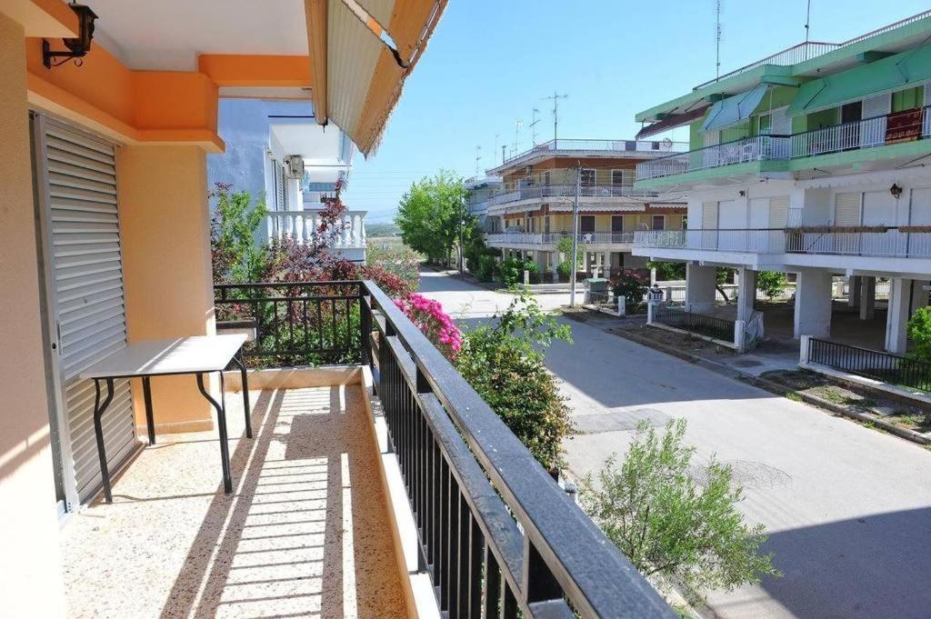 Apartments Dimitra Paralia Dionysiou Exterior photo