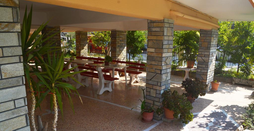 Apartments Dimitra Paralia Dionysiou Exterior photo